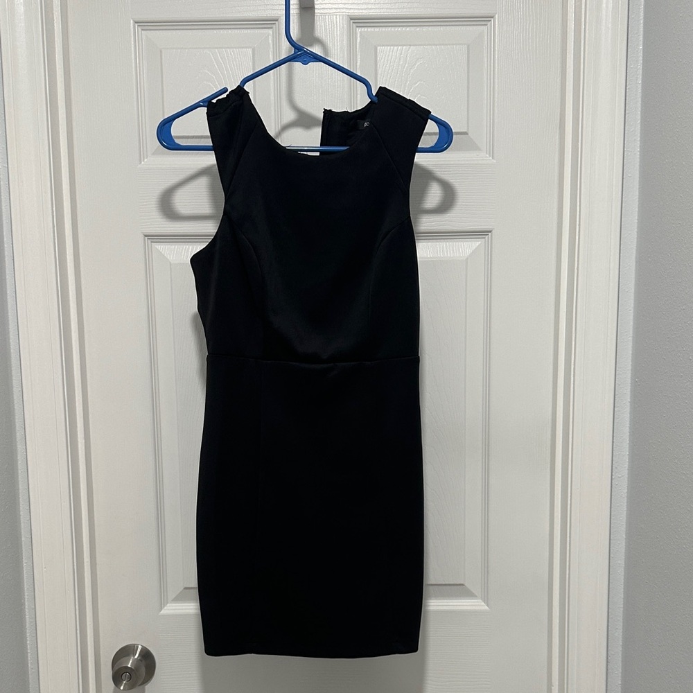 Elegant Black Sleeveless Dress